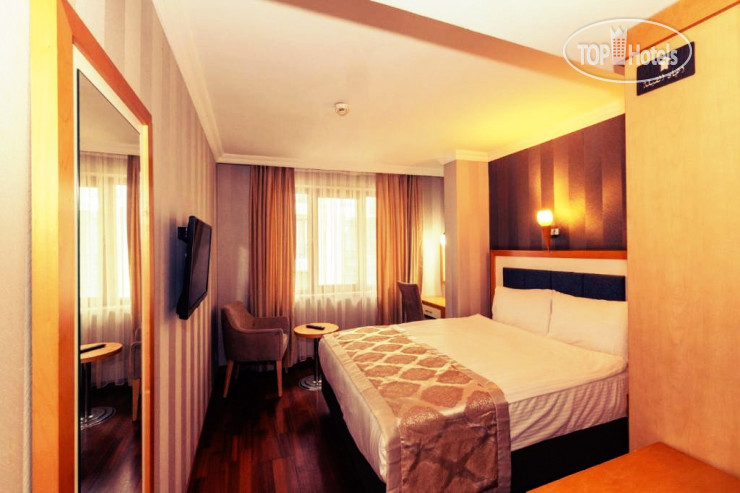 New photos from tourists Crestium Prime Square 4*