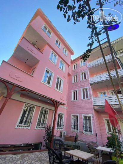 Новые добавленные фото туристов Pembe Kosk Old City Center 