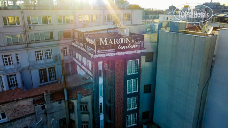 Фото Maroon Tomtom