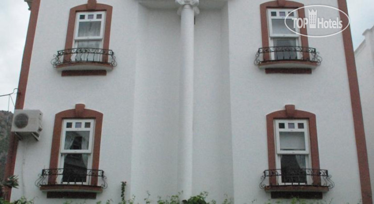 Photos Whitehouse Pension