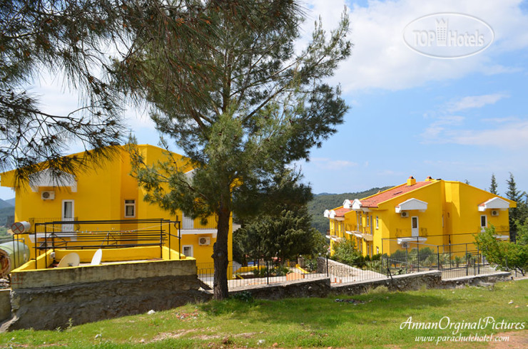 New photos from tourists Parachute Hotel