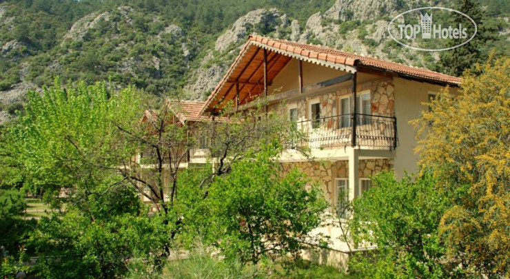 Photos Dionysos Lodge