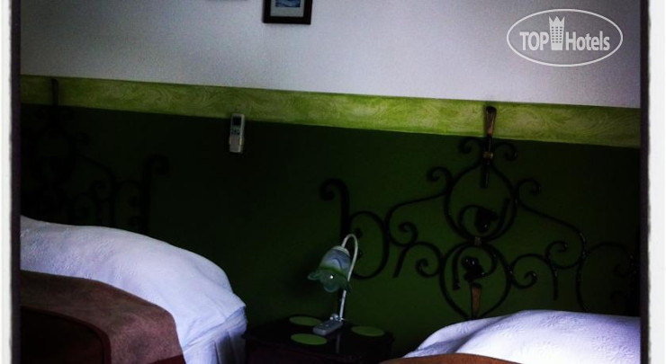 New photos from tourists Whitehouse Pension