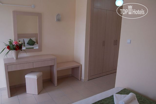 New photos from tourists As Queen Beach Hotel