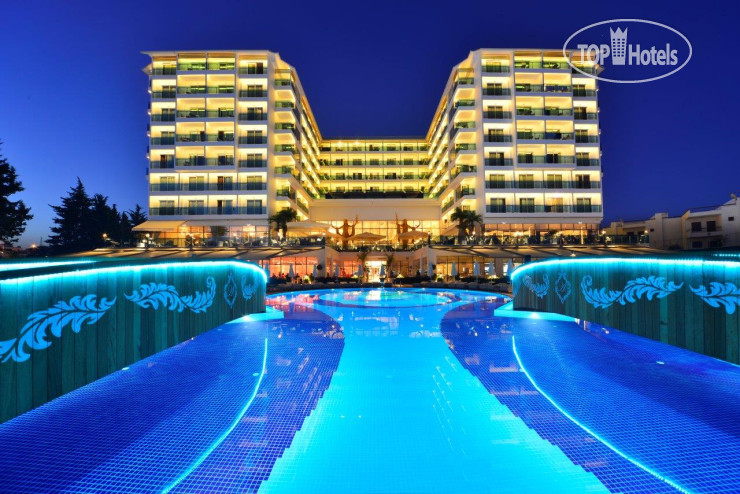 Hotel photo Azura Deluxe Resort & Spa Hotel 5*