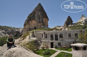 Hotel photo Travellers Cave 3*