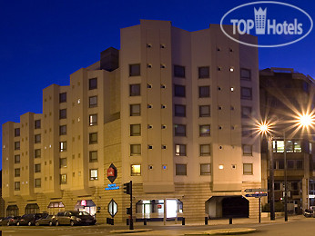 Фото Ibis Nantes Centre Tour Bretagne