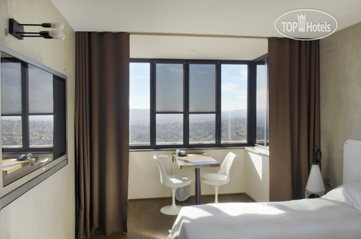 New photos from tourists L Ermitage Hotel Cuisine-A-Manger 4*