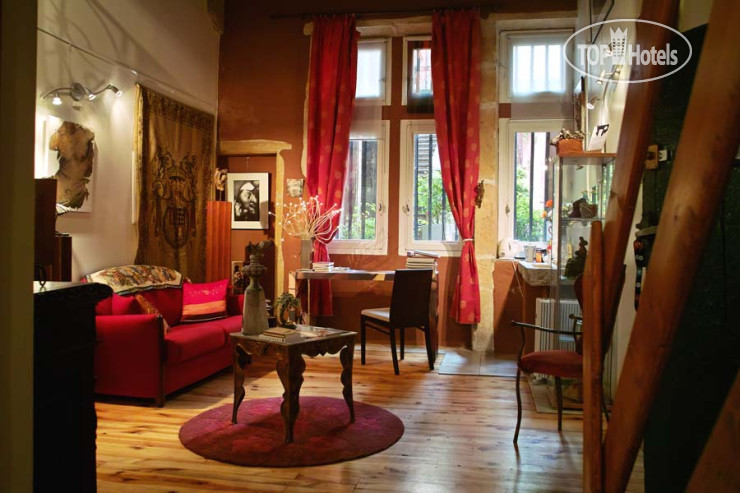 New photos from tourists Chambres D'Hotes Vieux Lyon - Artelit