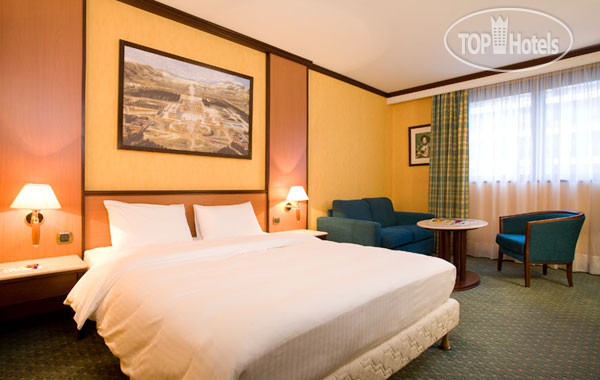 New photos from tourists Mercure Versailles Parly 2 3*
