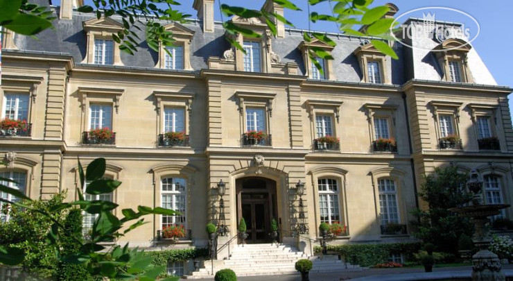 Hotelier's photos Saint James Paris 4*