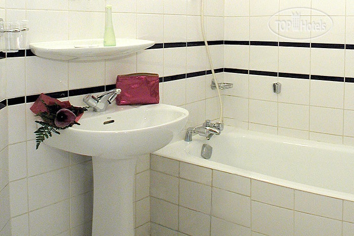 New photos from tourists Paris 2*