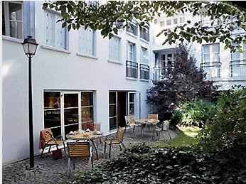 Hotelier's photos Adagio City Aparthotel Paris Buttes Chaumont 3*