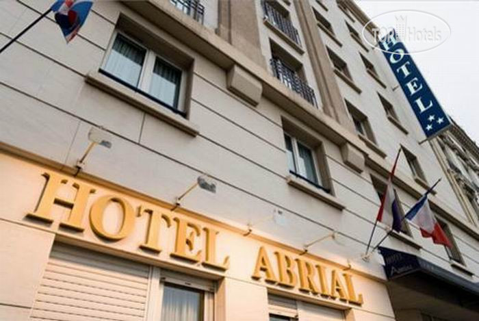 Hotelier's photos TRIBE Paris Batignolles 4*
