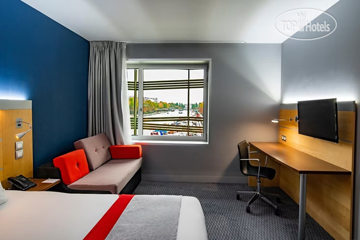 Hotel photo Holiday Inn Express Canal de la Villette 3*