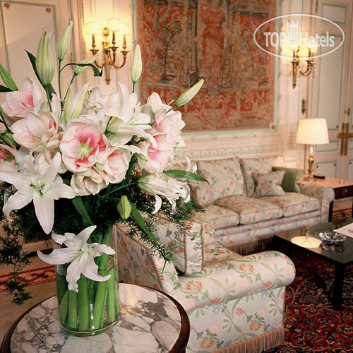 New photos from tourists Ritz Paris 5*