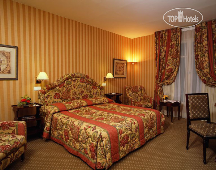 New photos from tourists Hotel Marignan Champs-Elysees 5*