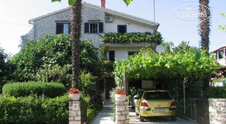 Hotelier's photos Ena Guesthouse 3*