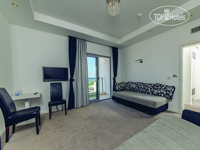 New photos from tourists Ville Oliva 4*