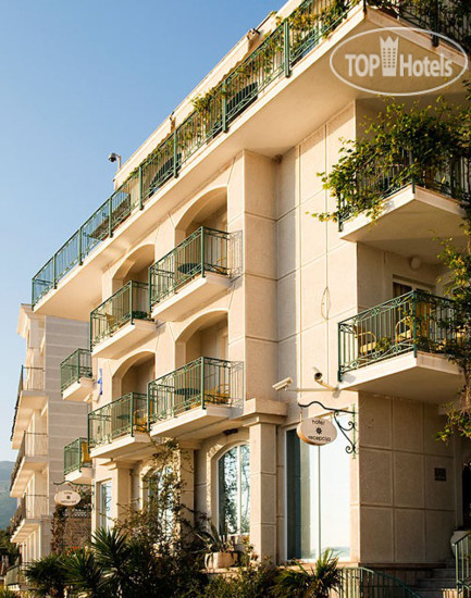 Hotel photo Azimut 4*