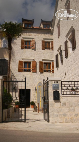 New photos from tourists Galathea 4*