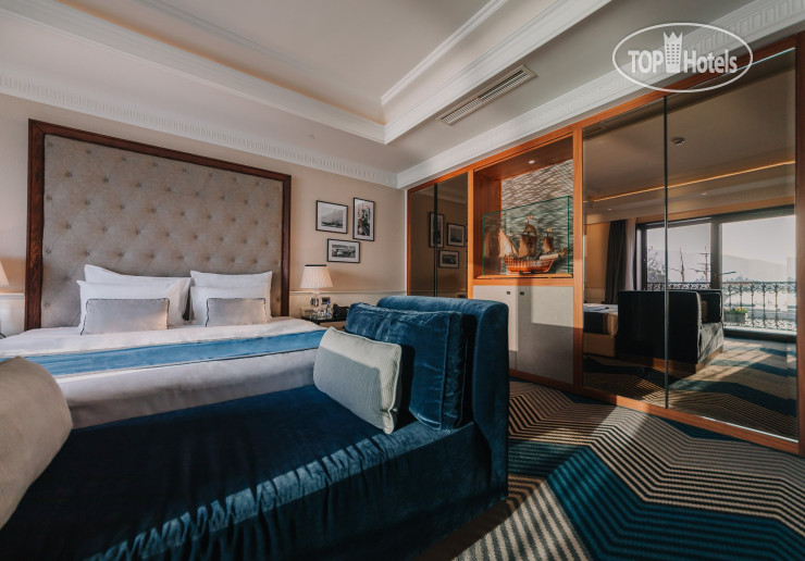 New photos from tourists La Roche Hotel 5*