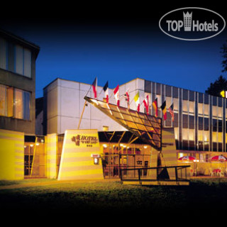 Фото U Tri Lvu  Hotel 