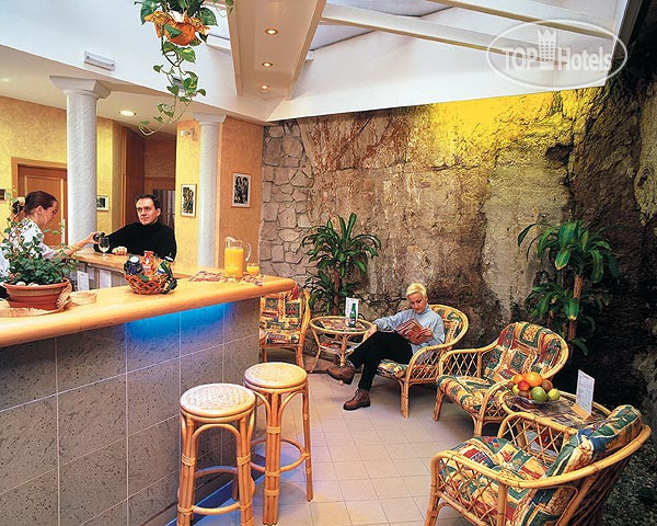 Новые добавленные фото туристов Jean de Carro 4*