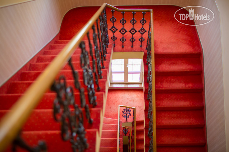 New photos from tourists Galerie Royale 4*