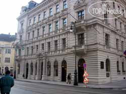 Hotel photo Four Seasons Hotel Prague 5*