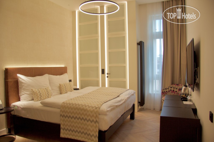 Hotel photo Chevron Hotel 4*