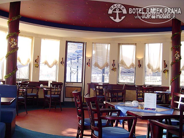 New photos from tourists Botel Racek 3*