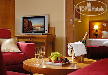 New photos from tourists Courtyard Prague Airport 4*
