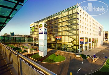 Hotelier's photos Courtyard Prague Airport 4*