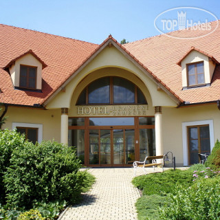 Photos Hranicni Zamecek