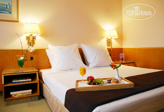 New photos from tourists Forum Park 4*