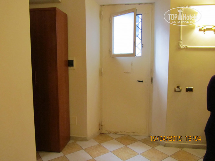 New photos from tourists Chicago Hotel 2*