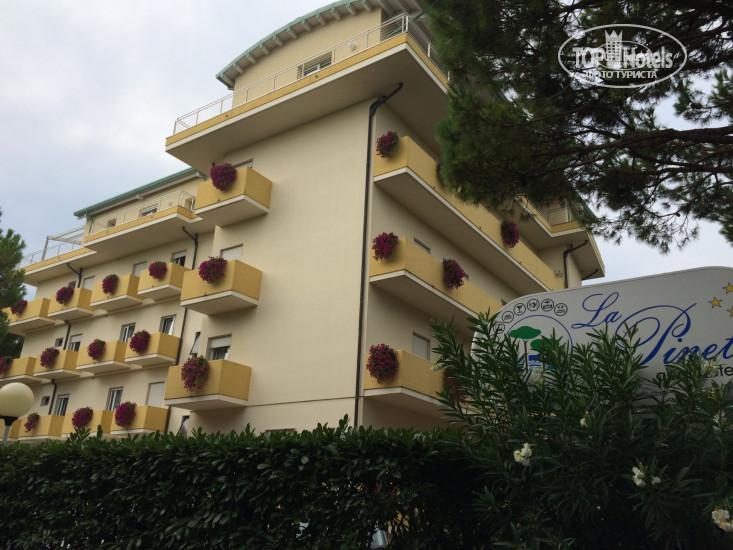 Hotelier's photos La Pineta Aparthotel 4*