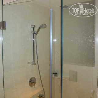 Фото Crowne Plaza Kochi