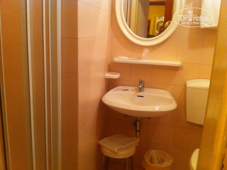 New photos from tourists Innocenti 3*
