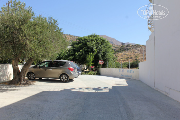 New photos from tourists Chouzourakis Studios