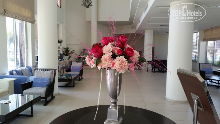 Hotelier's photos Pernera Beach Hotel 3*