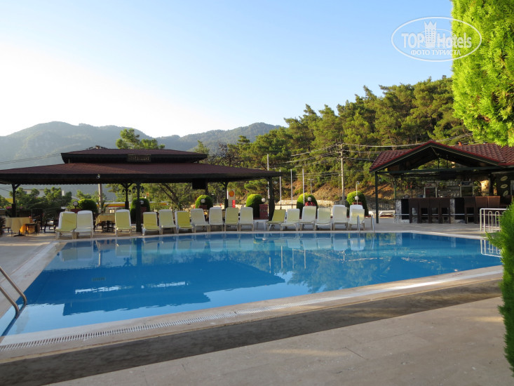 Hotelier's photos Life Apart