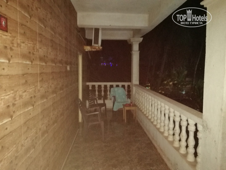 New photos from tourists Thomas House