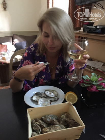 New photos from tourists La Maison Saint Germain