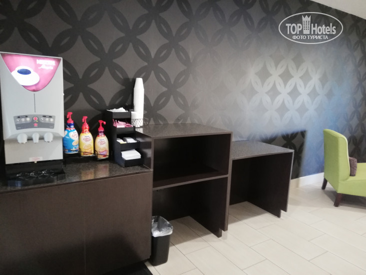 Hotelier's photos La Quinta Inn & Suites by Wyndham Orlando Universal area 3*