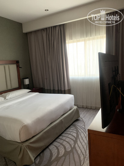 Фото DoubleTree by Hilton Ras al Khaimah Corniche Hotel & Residences
