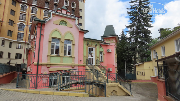 New photos from tourists Первый Доходный Дом (Корпус Е)