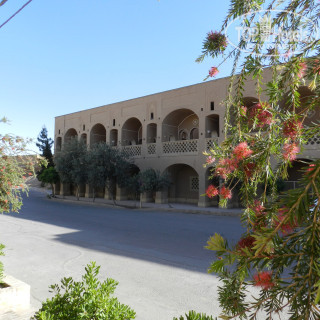 Фото Laleh Yazd Hotel