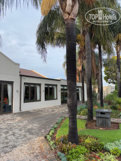 Фото Birchwood Hotel & OR Tambo Conference Centre